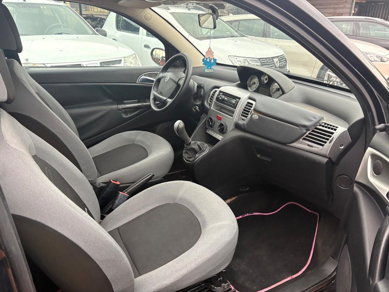 Lancia Ypsilon 1.3 MJT 75 CV Argento