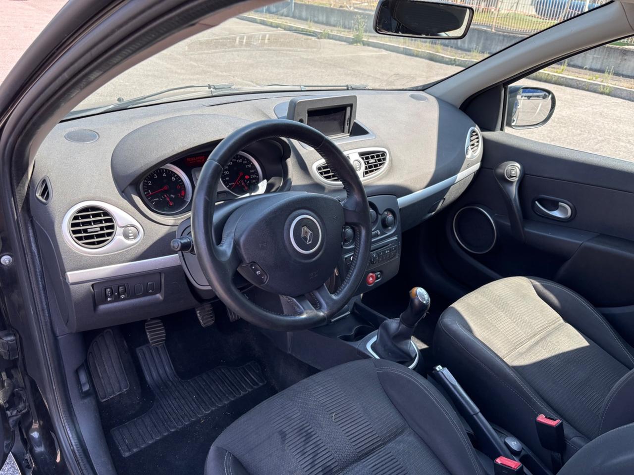 Renault Clio 1.2 16V TCE 100CV UNI PRO!