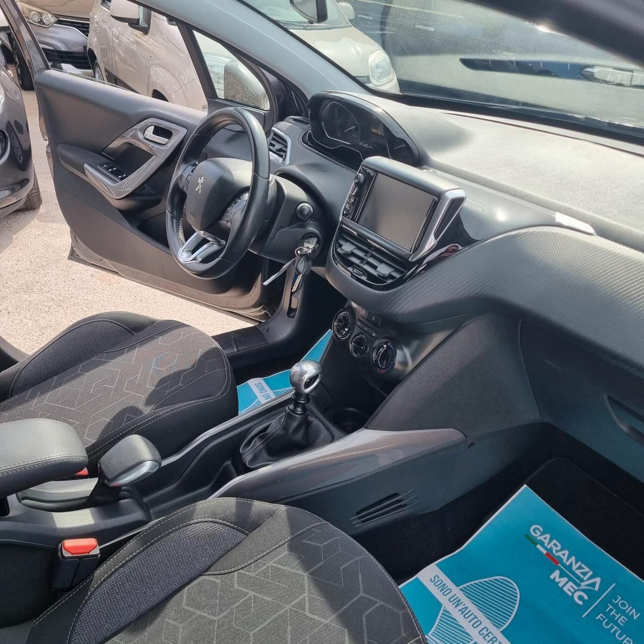 Peugeot 2008 BlueHDi 100 S&S Black Matt