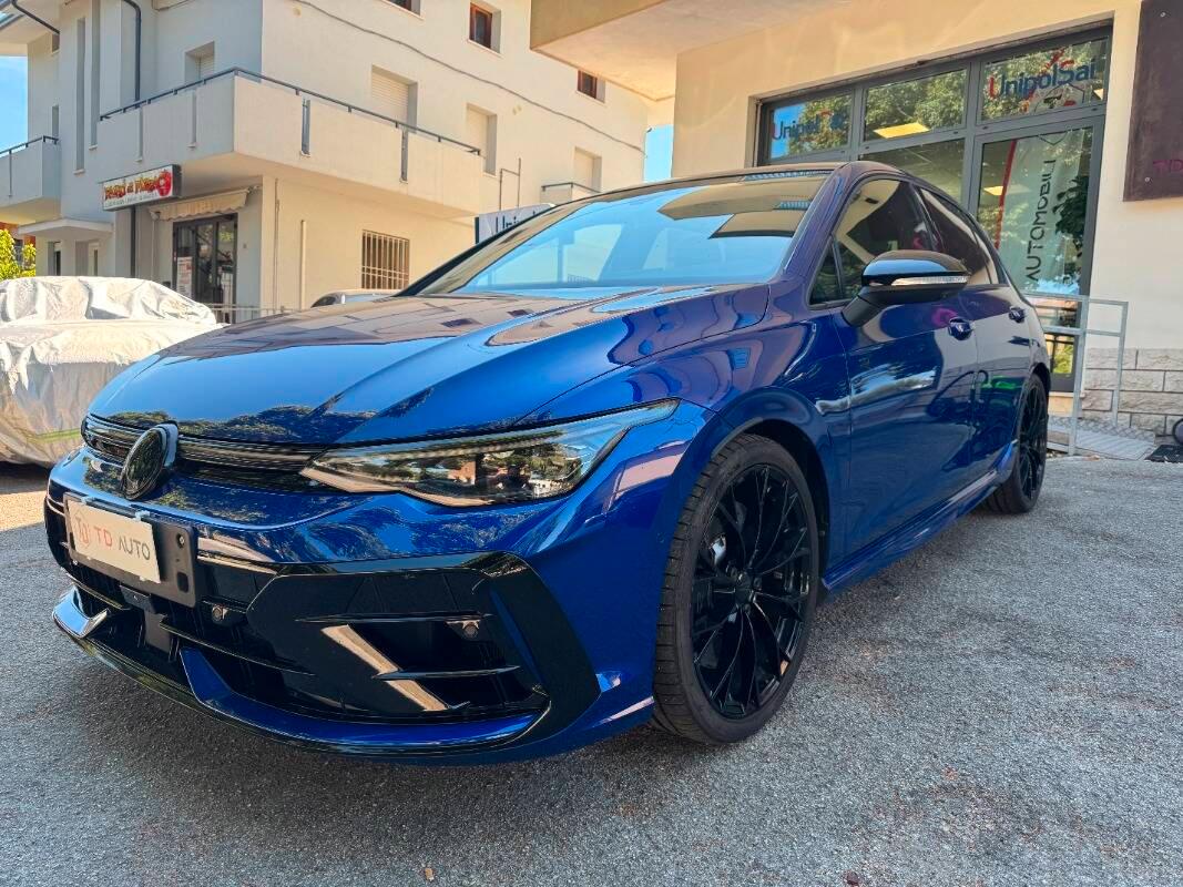 Volkswagen Golf Black Edition 2.0TSI 333cv - Akrapovic - Tetto - Pelle - Carbonio
