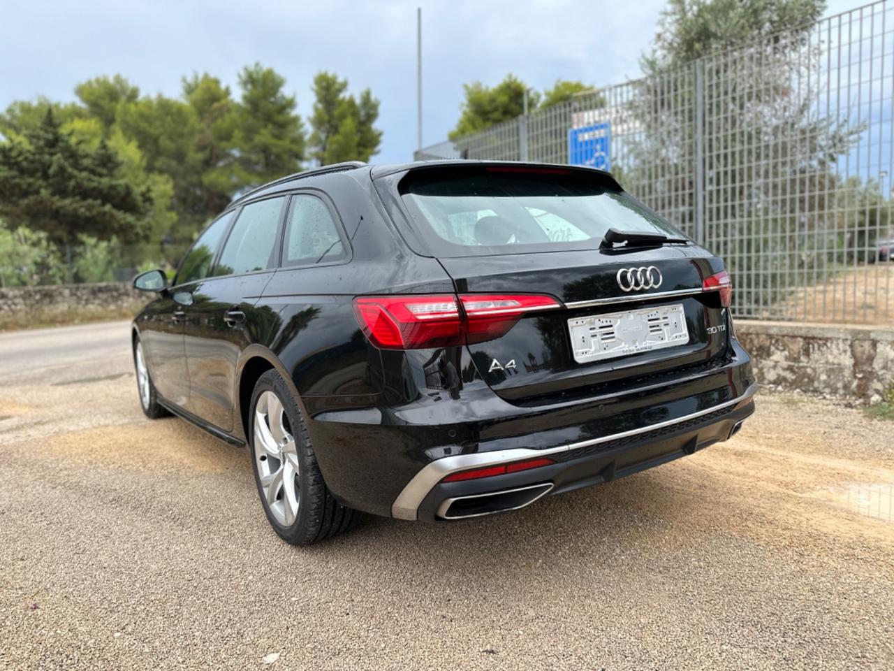 Audi A4 2.0 TDI S tronic S line Edition-2020 18”/MATRIX