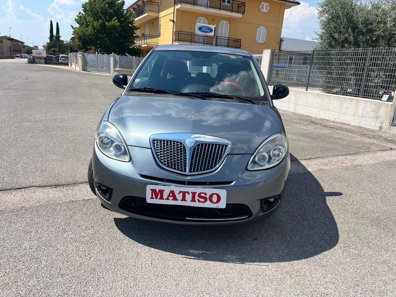 Lancia Ypsilon 1.3 MJT 75 CV Unyca