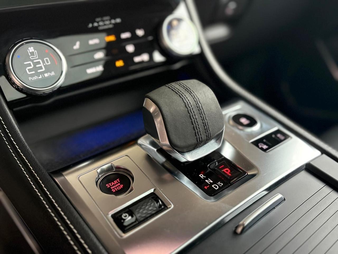 Jaguar F-Pace 2.0 D 204 CV AWD aut. R-Dynamic SE