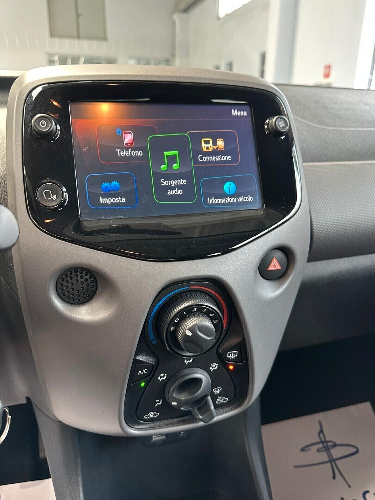 Peugeot 108 S&S 5 porte 2021 benzina
