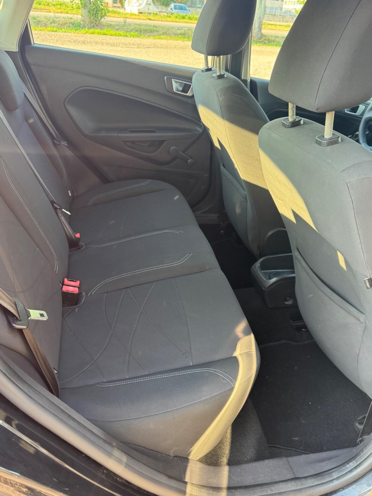 Ford fiesta 1.4 benzina. Gpl