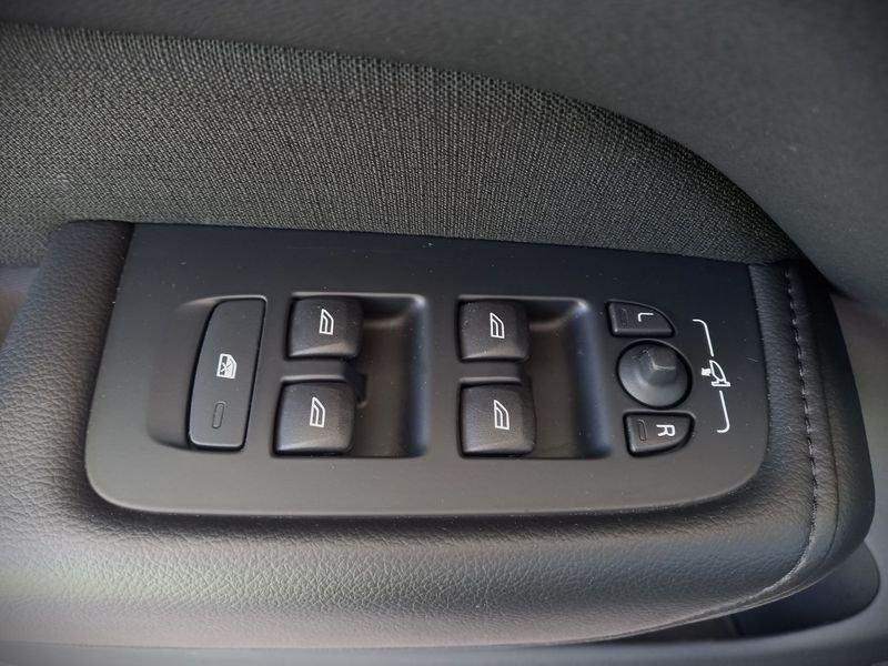 Volvo XC60 B4 197+14 CV AWD Automatica NAVI LED Momentum Pro