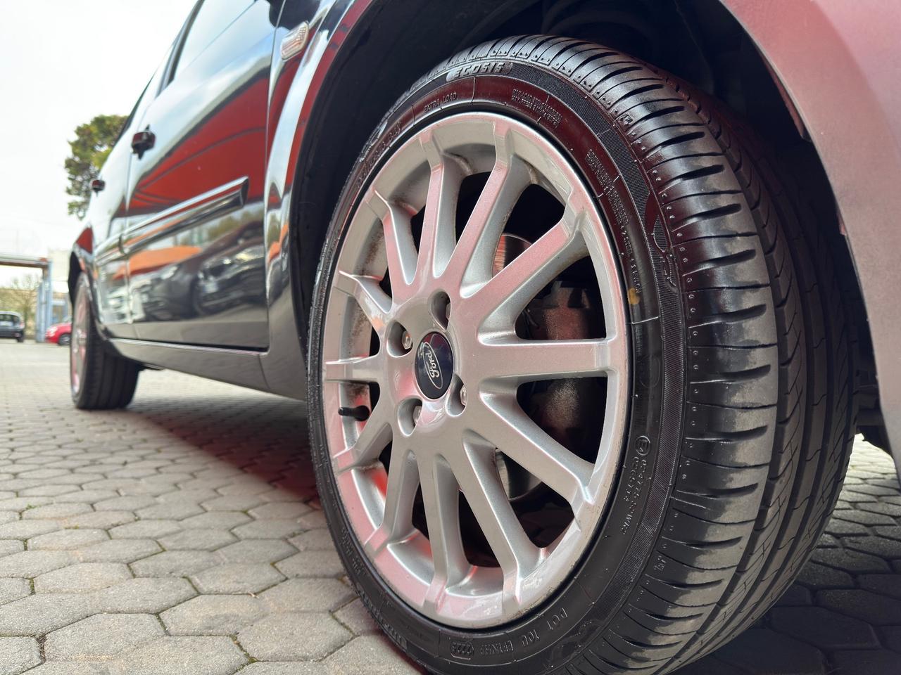 Ford Fiesta 1.2 16V 5p. Ghia ADATTA A NEOPATENTATI