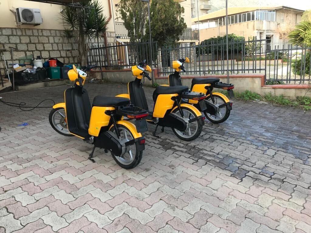 ASKOLL ES2 YELLOW 50 CC ELETTRICO ANNO 2018/19 ( MADE IN ITALY ) A PARTIRE DA € 400,00 CON ACQUISTO MINIMO 10 PEZZI