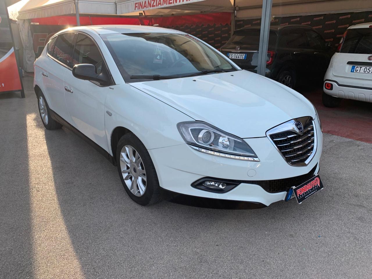 Lancia Delta 1.6 MJT DPF 105 CV Silver