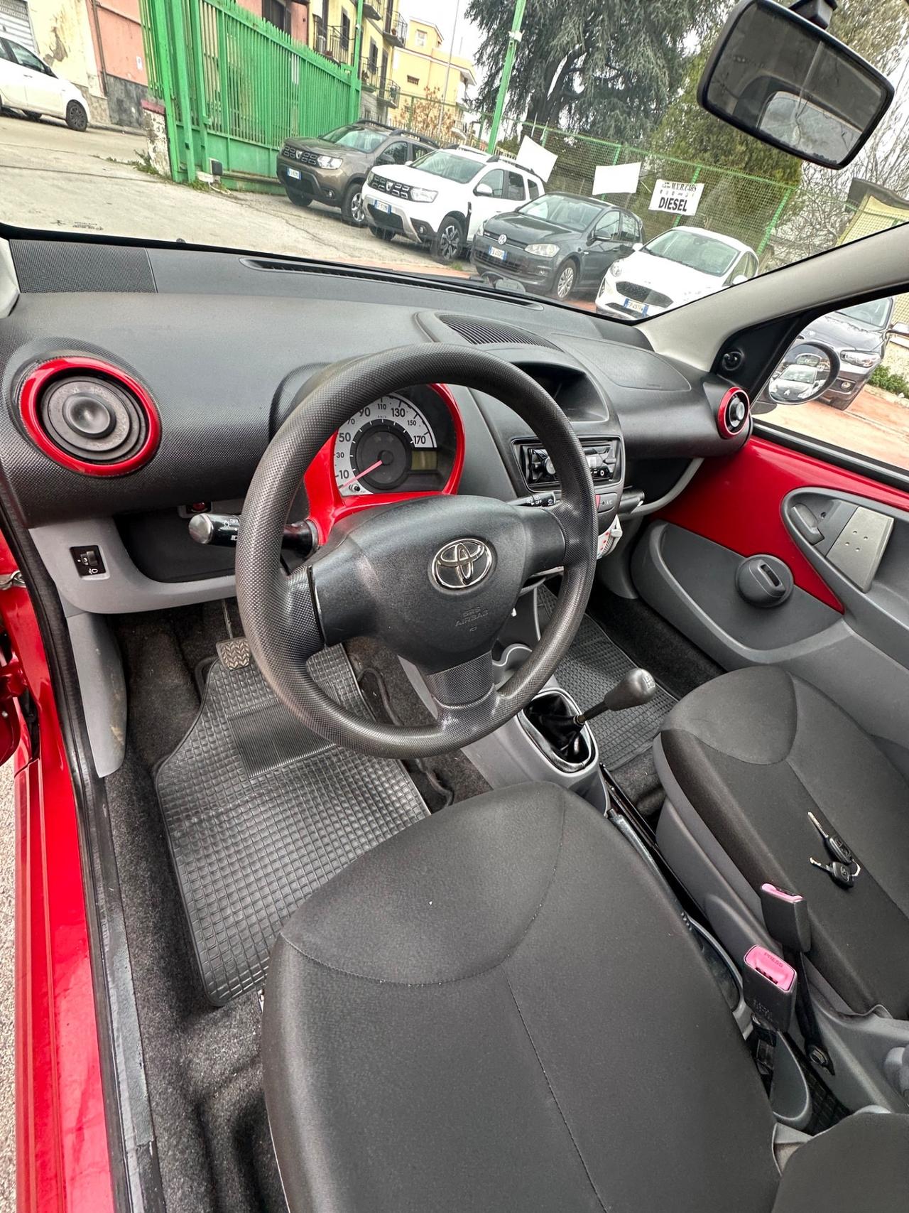 Toyota Aygo 1.0 12V VVT-i 3 porte Sol Red Edition