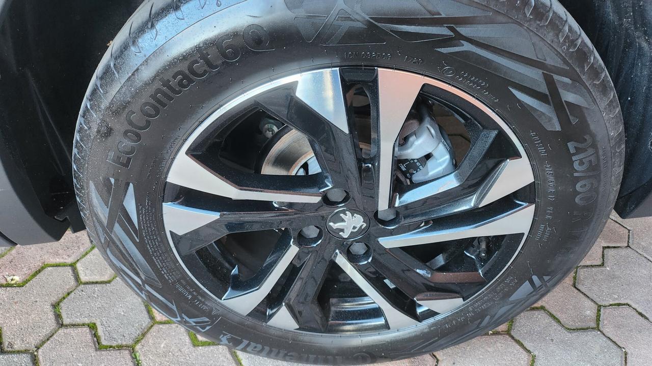 Peugeot 2008 PureTech 100 S&S Allure Pack