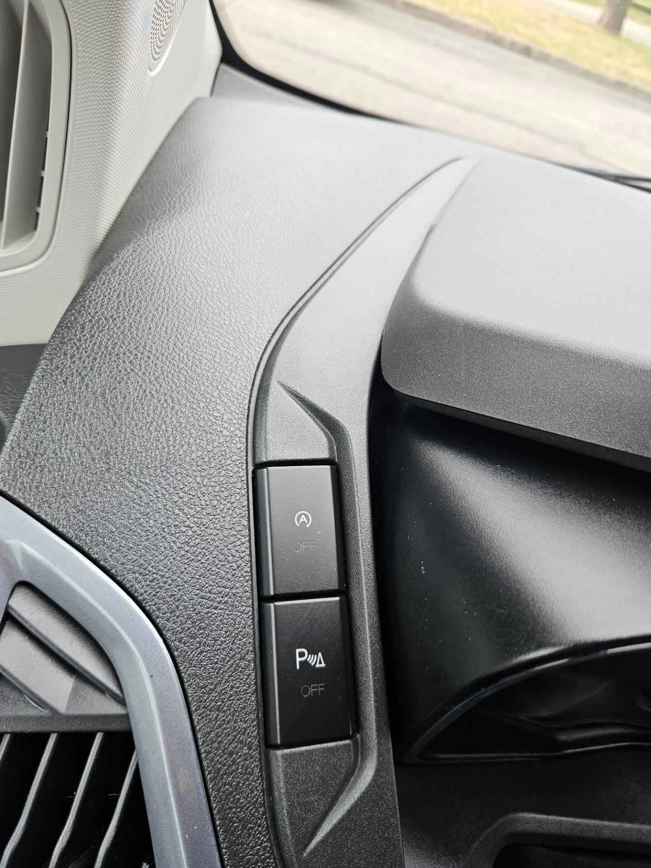 Ford Tourneo Custom 2.0 TDCi 130CV 8POSTI