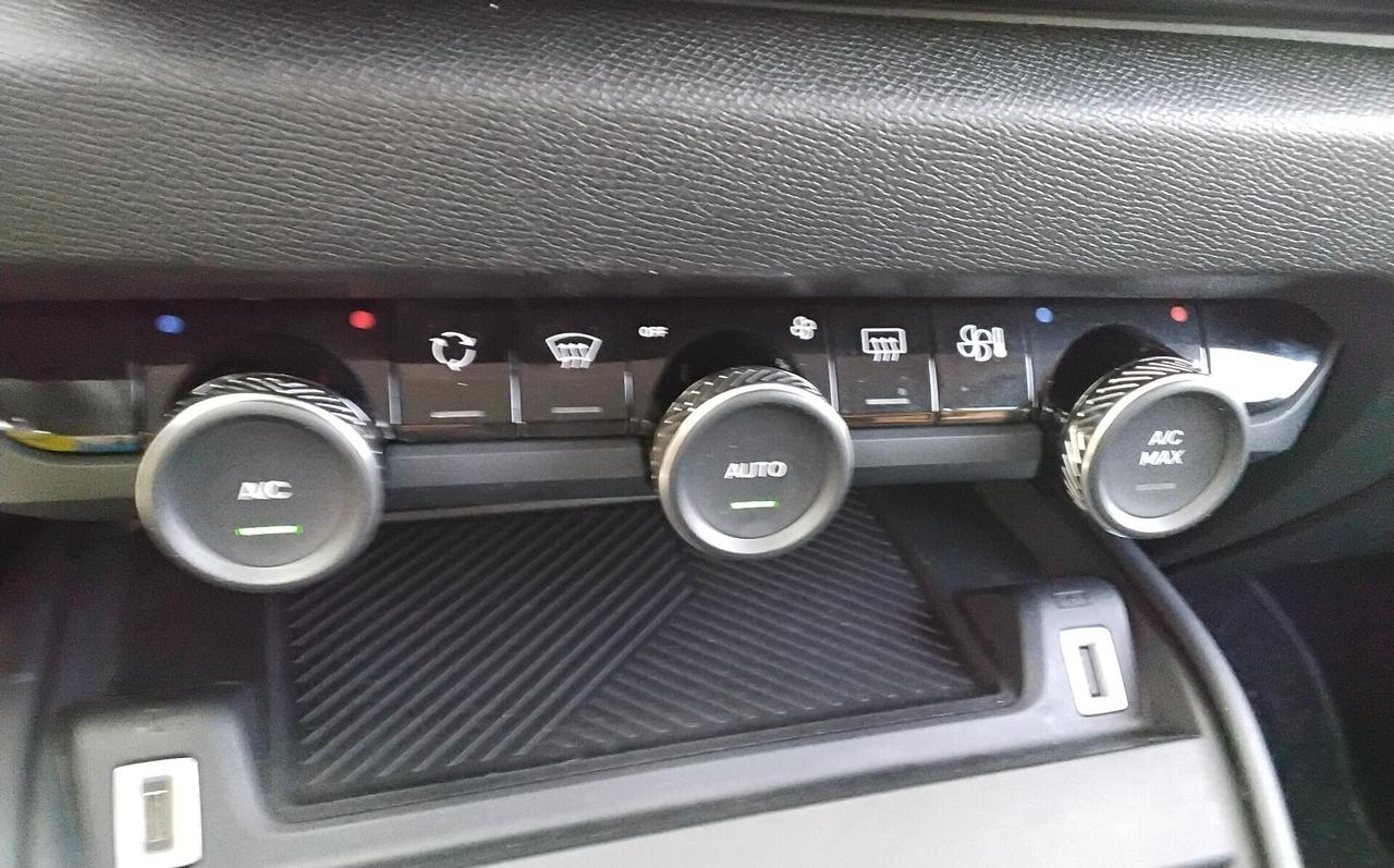 Citroen C4 BlueHDi 130 S&S EAT8 Feel Pack