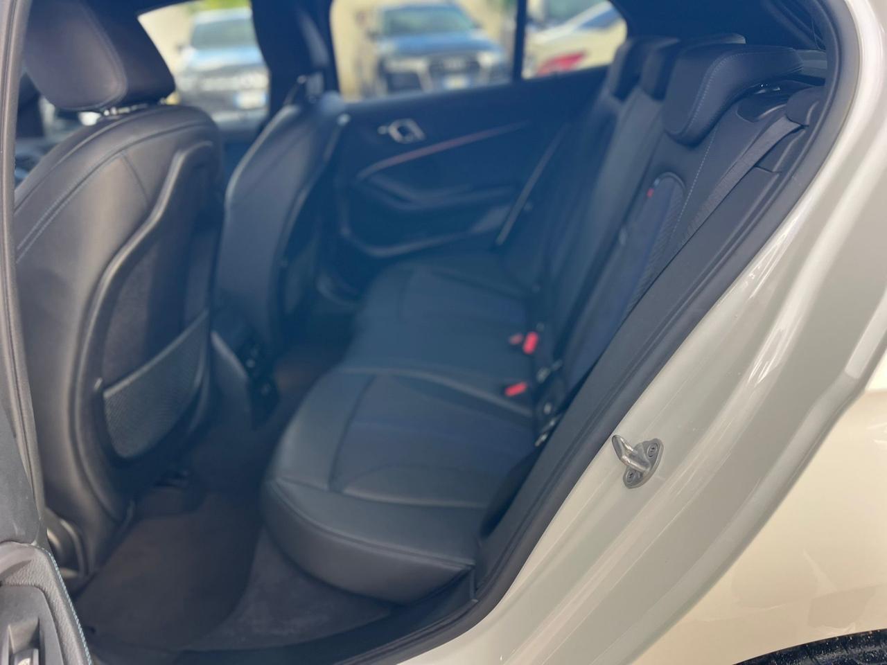 Bmw 118 118d 5p. Msport