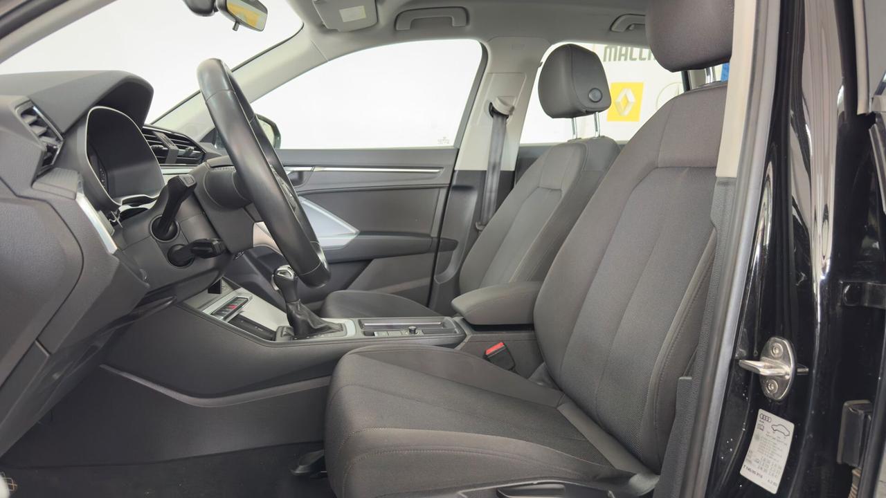 Audi Q3 35 TDI S tronic Business