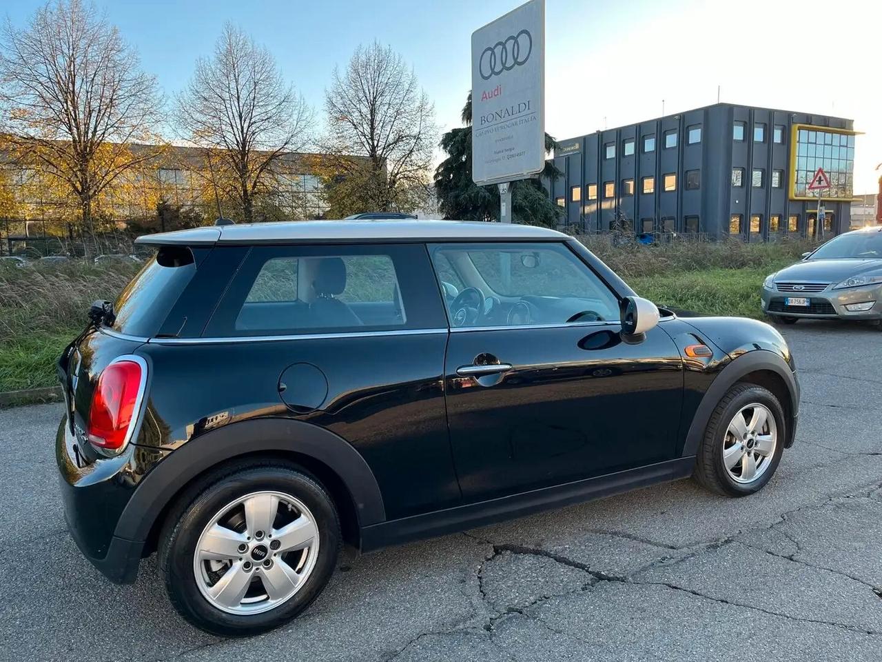 Mini Cooper D 1.5 3p auto