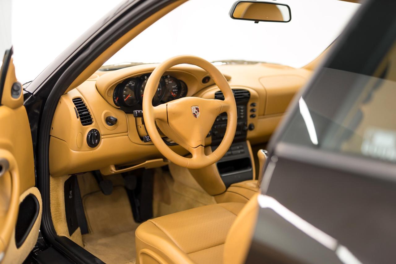 Porsche 911 Carrera 2 Coupé