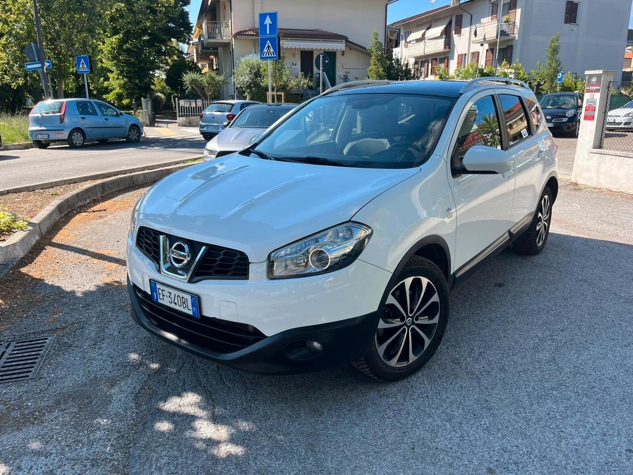 Nissan Qashqai Qashqai+2 2.0 dCi DPF Tekna