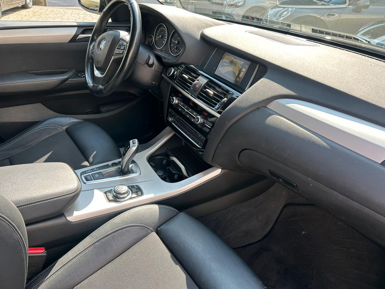 Bmw X3 xDrive20d Business aut. EURO 6B - NAVI - PELLE - PDC