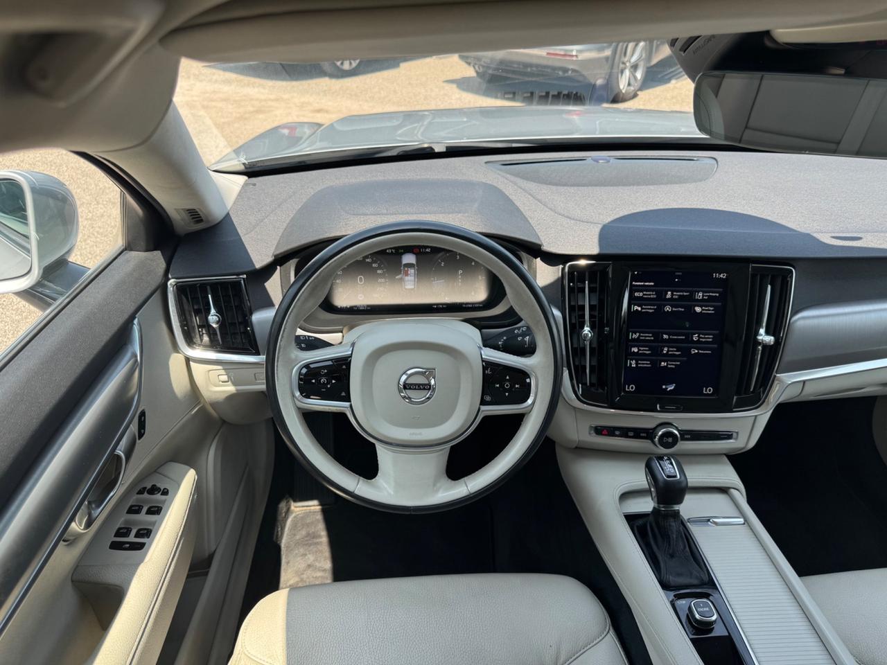 Volvo V90 D4 Geartronic R-design FULL SERVICE VOLVO