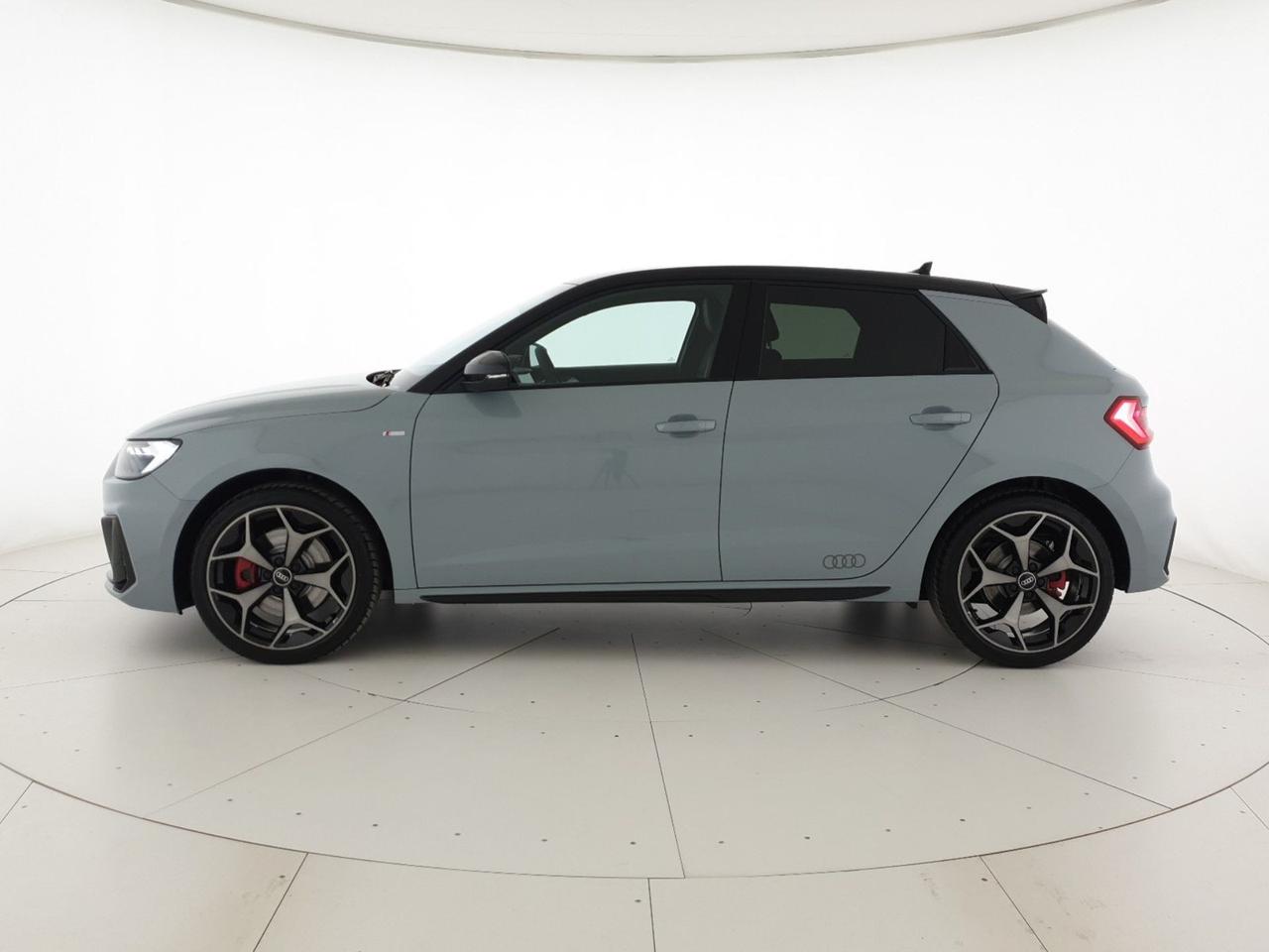 Sportback 40TFSI 207CV S tronic Identity Black