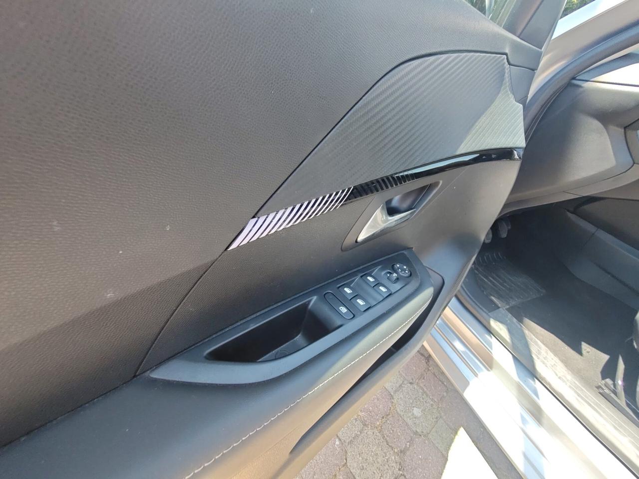 Peugeot 208 PureTech 100 Stop&Start 5 porte Allure