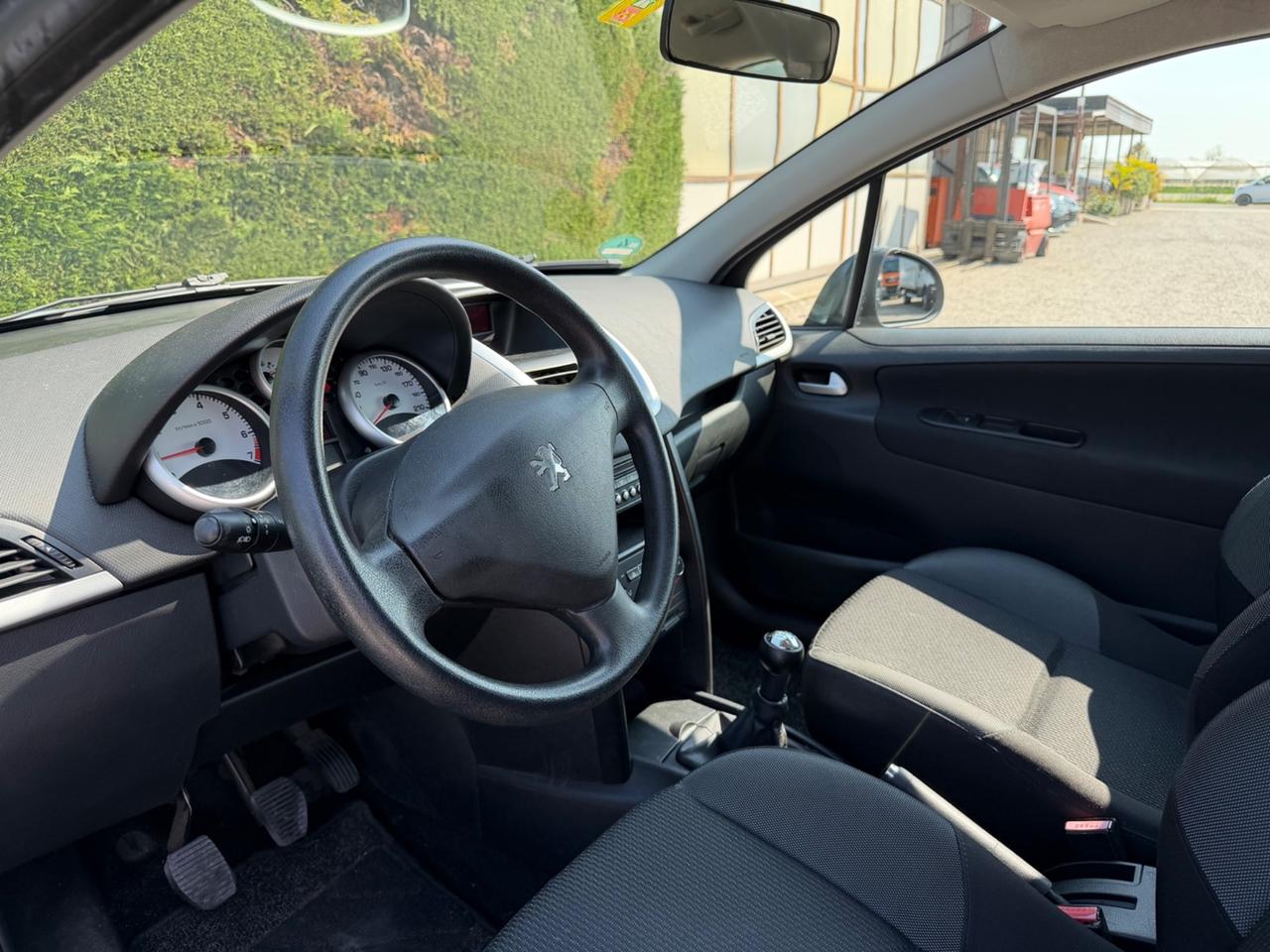 Peugeot 207 1.4 8V 75CV 3p. X Line