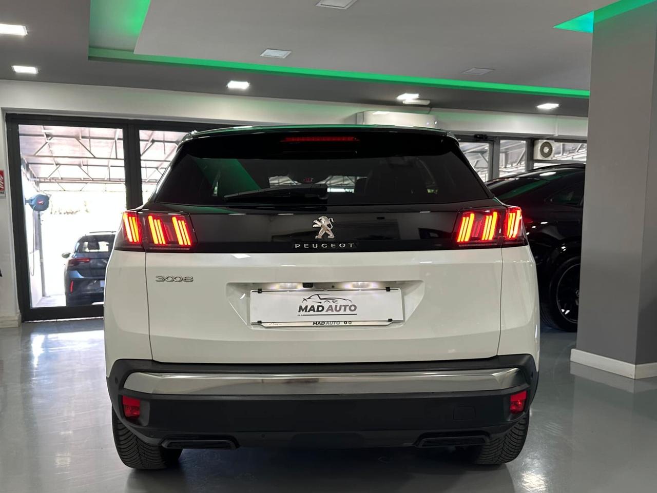 Peugeot 3008 BlueHDi 130 S&S EAT8 Allure