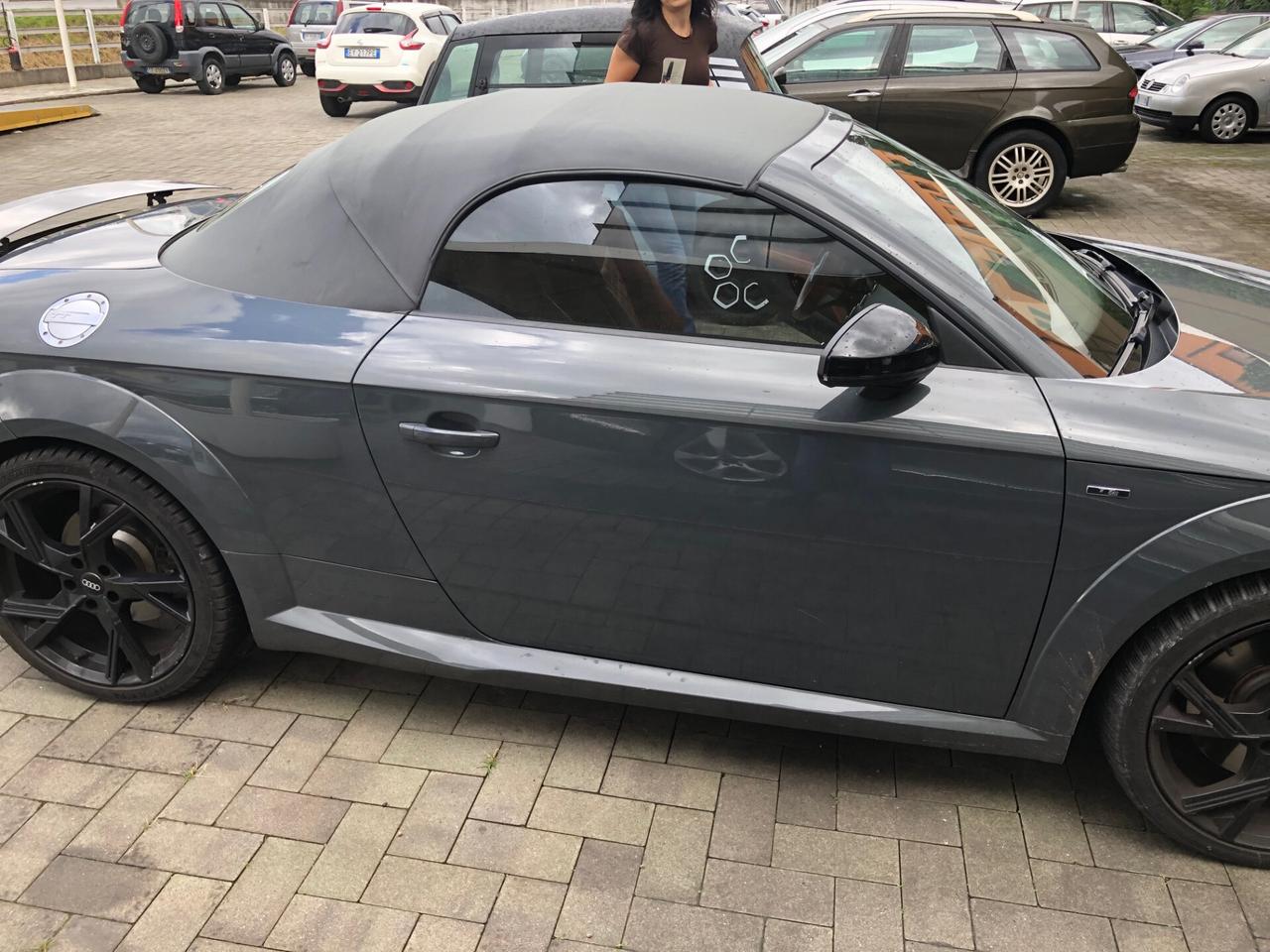 Audi TT TTS Roadster TFSI quattro S tronic 20 anniversary