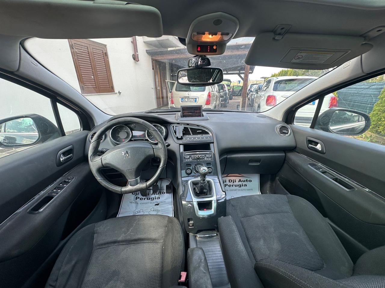 Peugeot 5008 1.6 HDi 110CV Féline