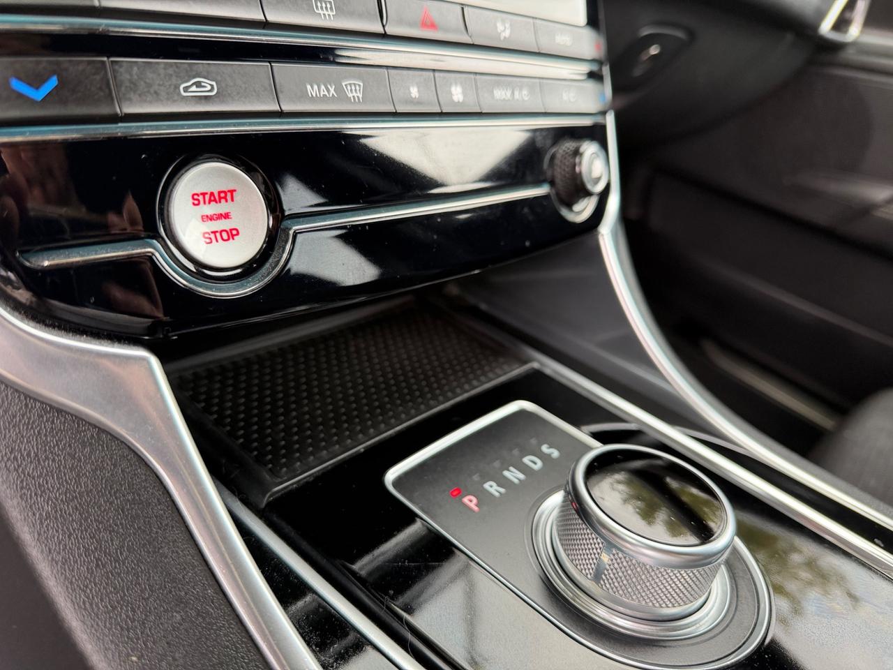 Jaguar XE 2.0 R-Sport D Turbo