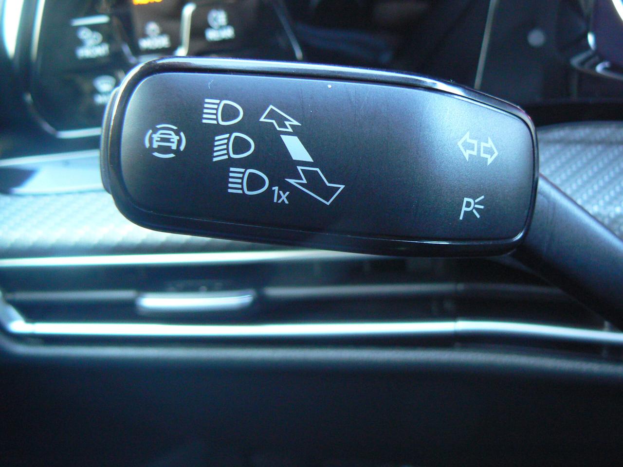 Volkswagen Golf 2.0 TDI 150 CV DSG SCR R-Line Plus