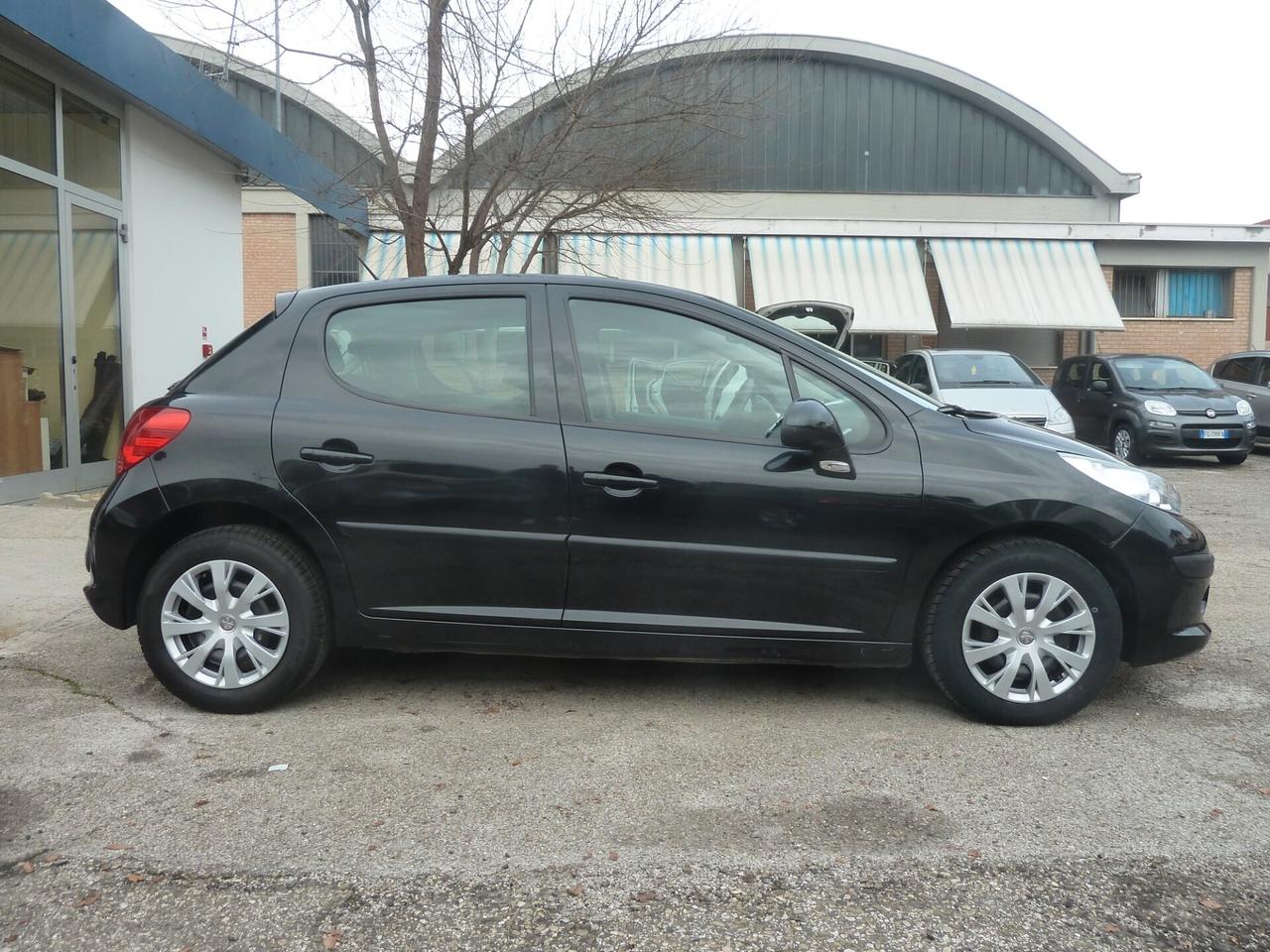 Peugeot 207 1.4 8V 75CV 5p. Ok Neopatentati