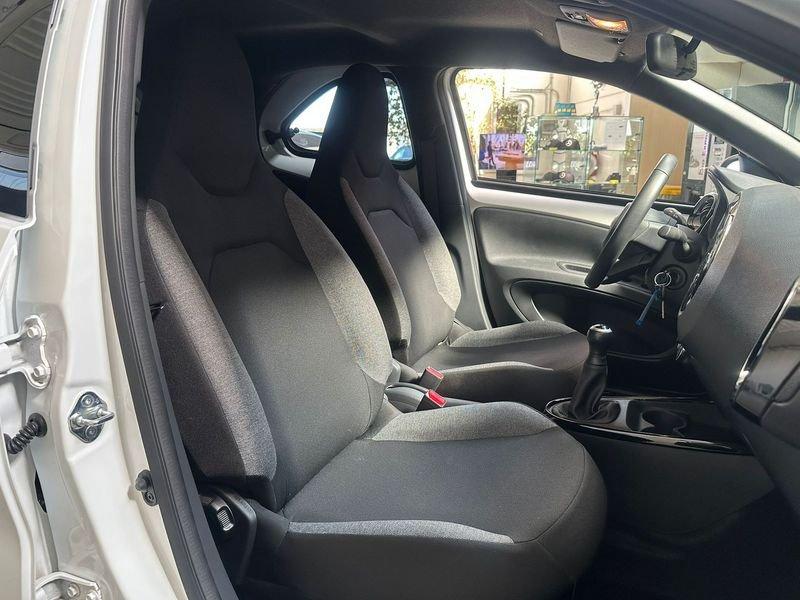 Toyota Aygo X 1.0B (72 CV) Active