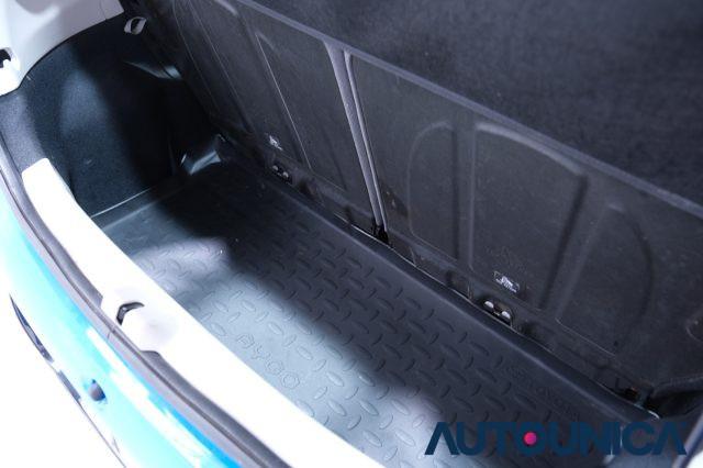 TOYOTA Aygo 1.0 VVT-i 72 CV 5 PORTE X-PLAY MMT NEOPATENTATI