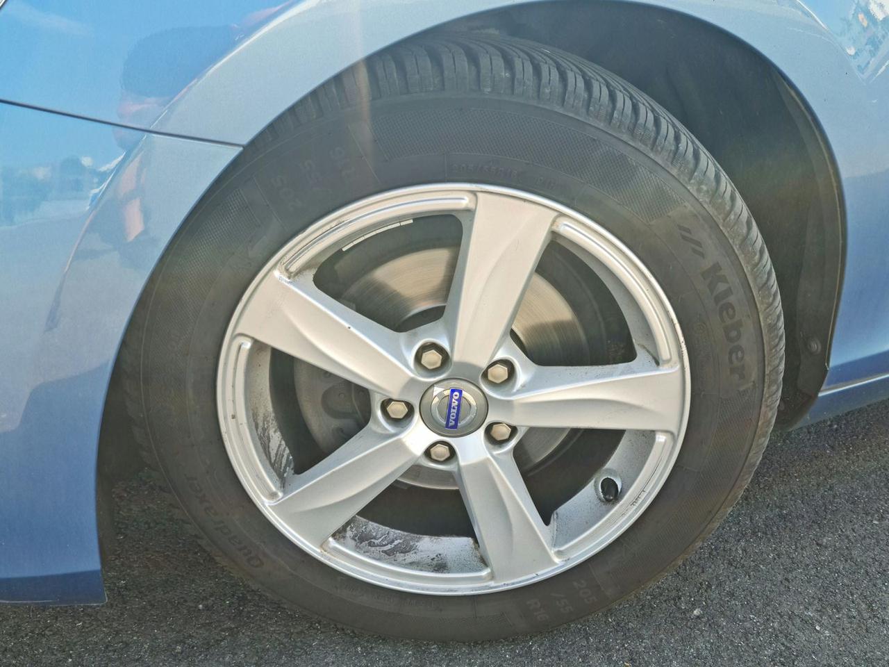 Volvo V40 KINETIC #6087