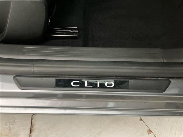 RENAULT Clio 1.6 E-Tech full hybrid Evolution 145cv