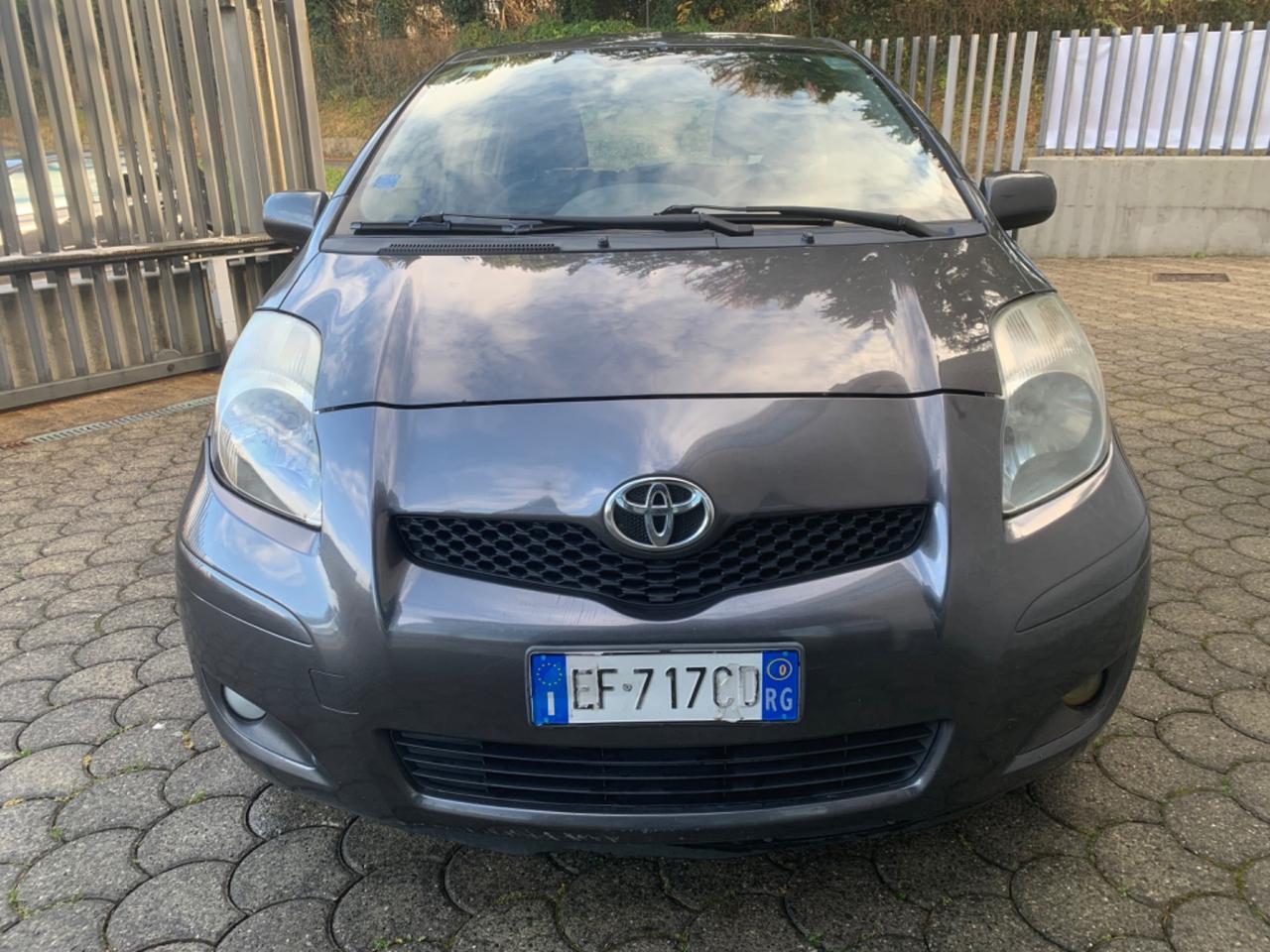 Toyota Yaris 1.0 5 porte