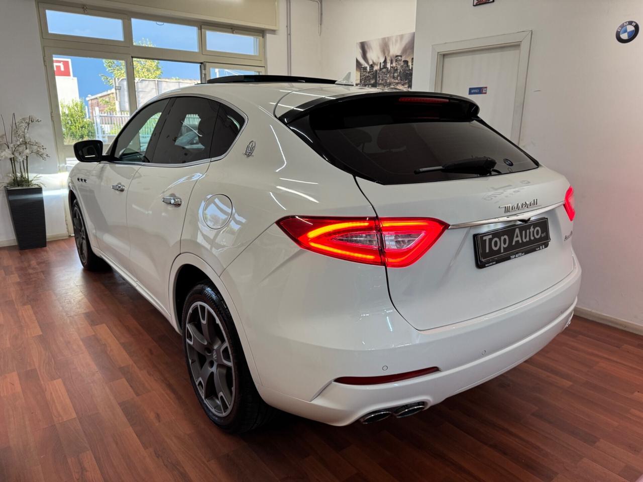 MASERATI LEVANTE V6 275 CV AWD GRANLUSSO / TETTO