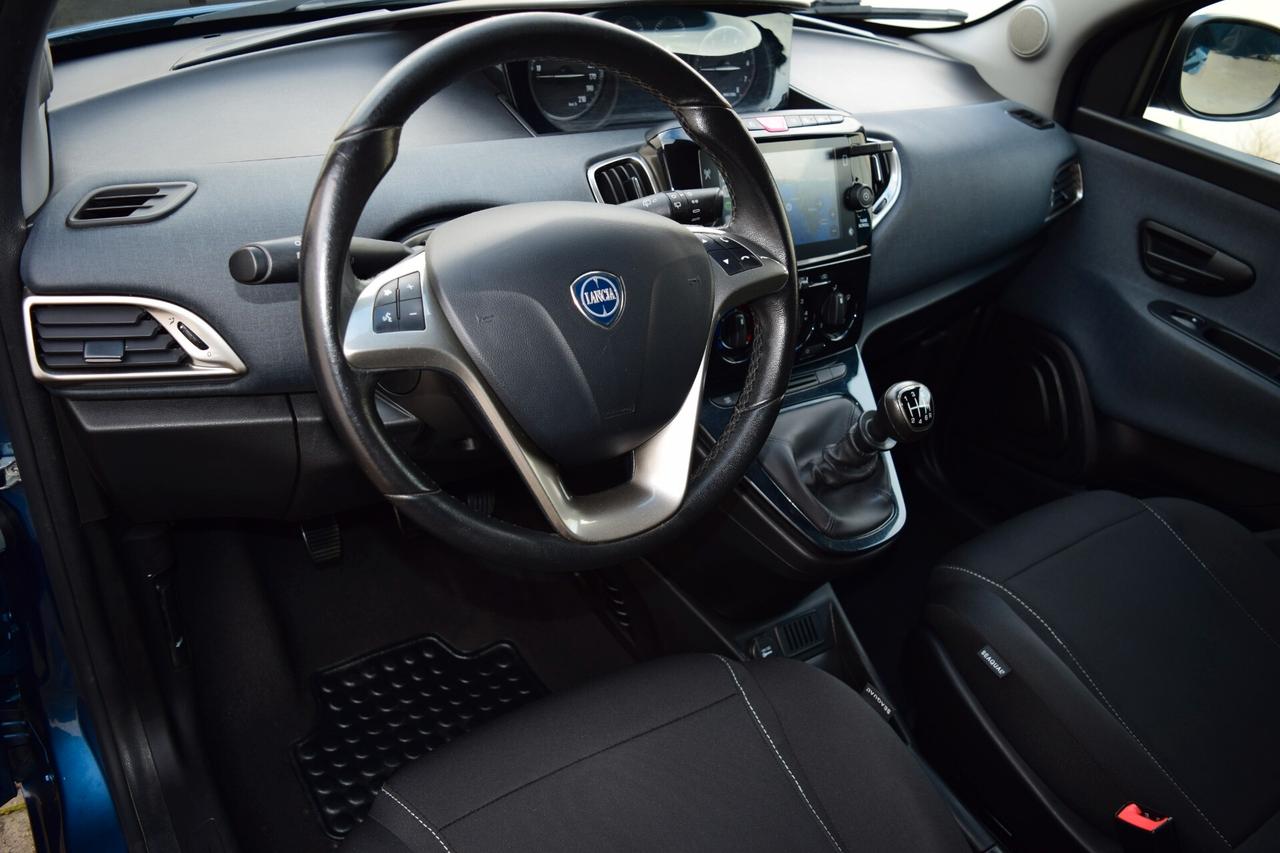 Lancia Ypsilon 1.0 Firefly Hybrid 70 cv Gold