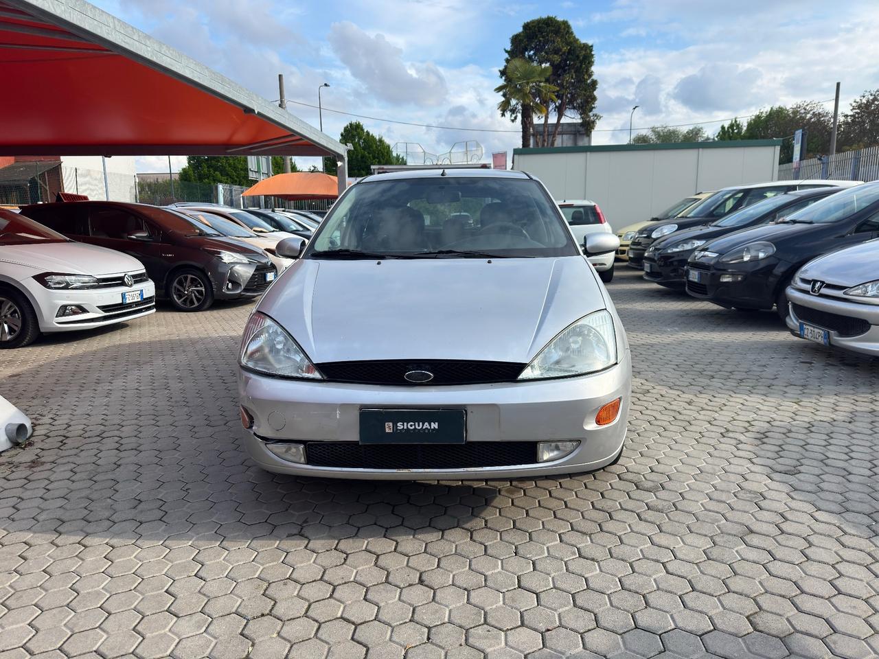 Ford Focus ADATTA A NEOPATENTATI 1.6i 16V cat 5p. Ghia