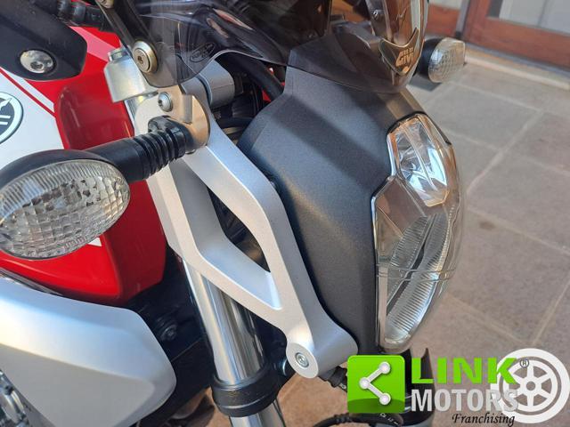 YAMAHA MT-03 .