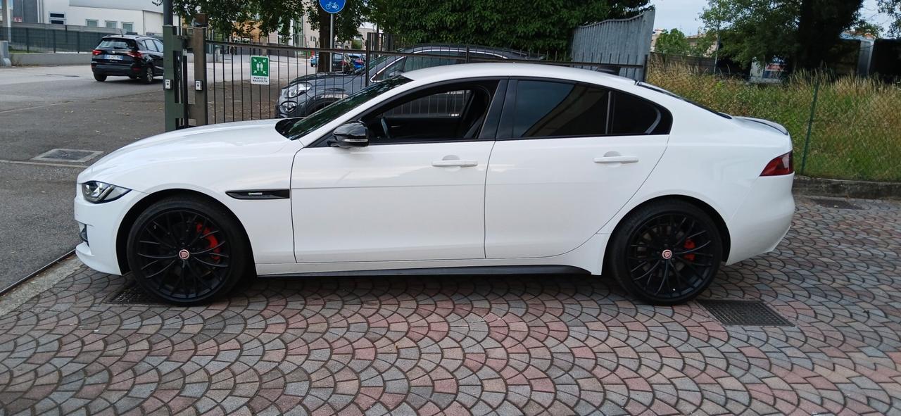 Jaguar XE 2.0 D 180 CV 4x4 AWD aut. R-Sport
