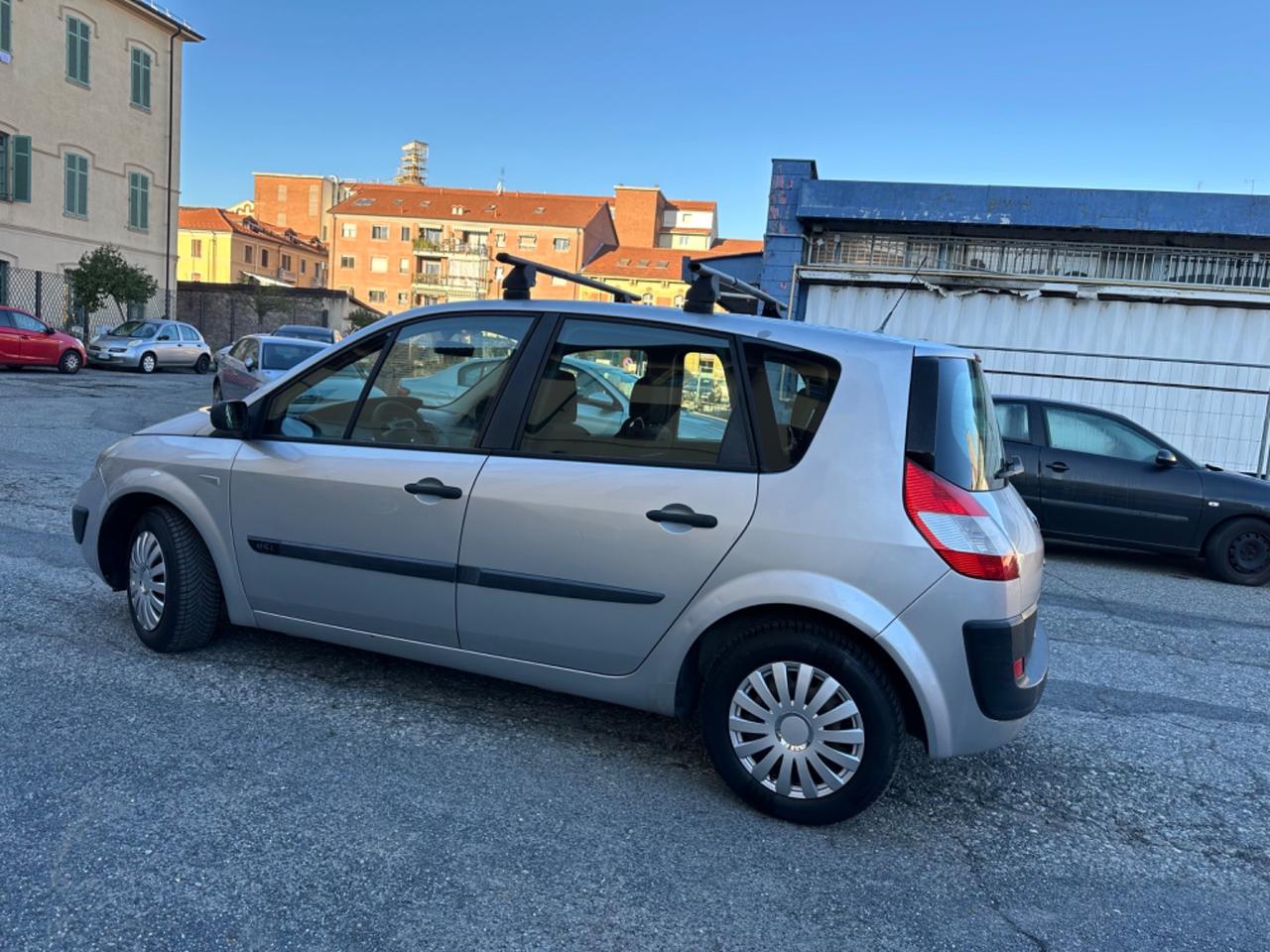 Renault Scenic Scénic 1.5 dCi/82CV pochi km