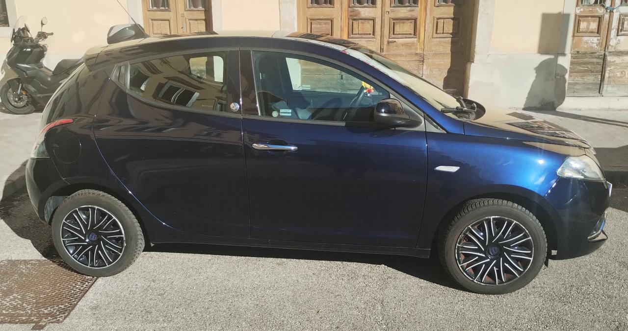 Lancia Ypsilon 1.2 69 CV 5 porte GPL Ecochic Gold