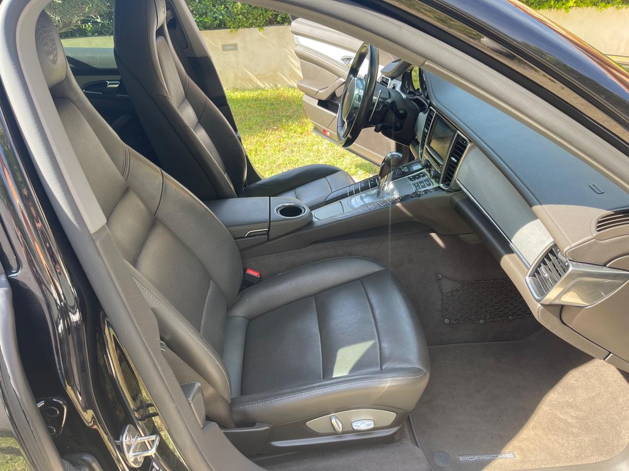 Porsche Panamera 4.0 4S Diesel (PERMUTA)