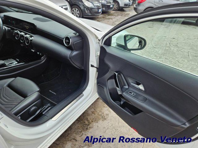 MERCEDES-BENZ A 180 d Automatic Premium
