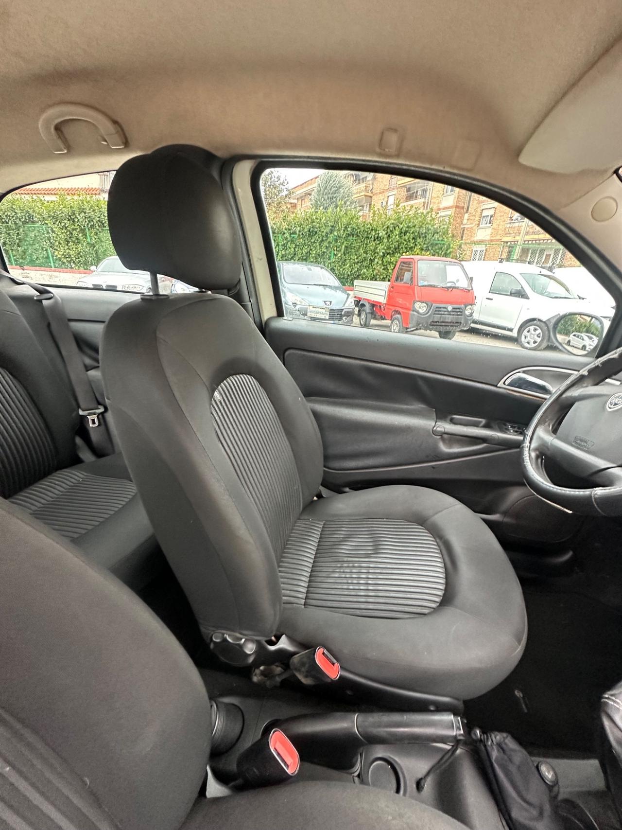 Lancia Ypsilon 1.4 Platino Ecochic GPL