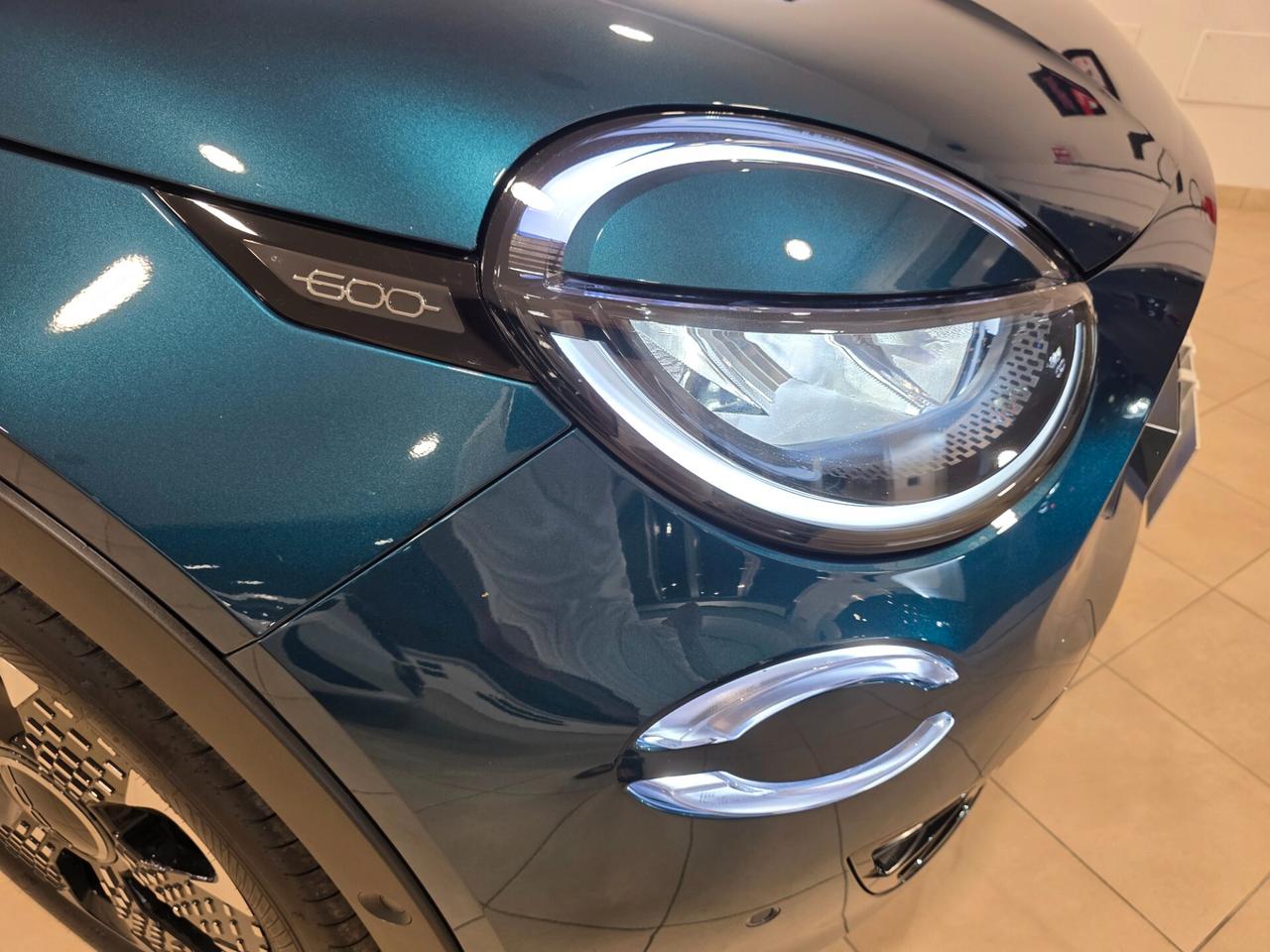 Fiat 600 Hybrid 110 CV DCT MHEV La Prima