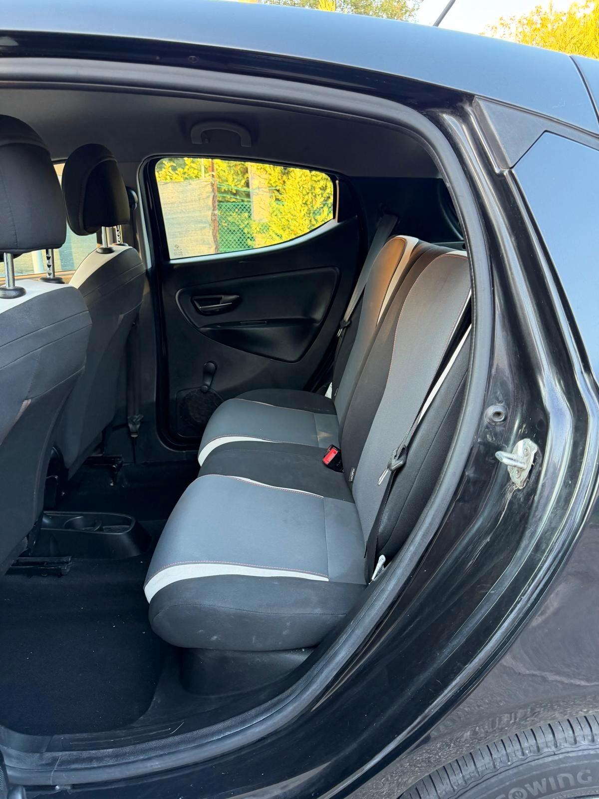 Lancia Ypsilon 0.9 METANO - NEOPATENTATI - 12 MESI DI GARANZIA -